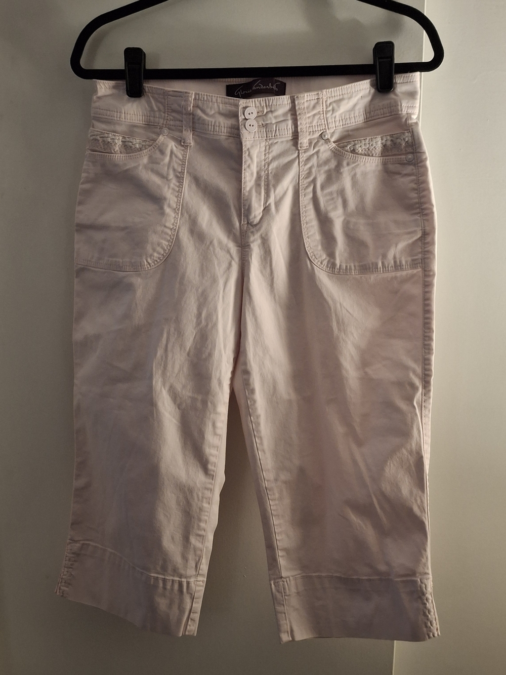 Gloria Vanderbilt Women's Pale Pink Cropped Capri Pants